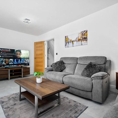 5 Bedroom House Solihull 10 Mins Drive From Bhx & Nec Private Off Road Parking Birmingham Extérieur photo