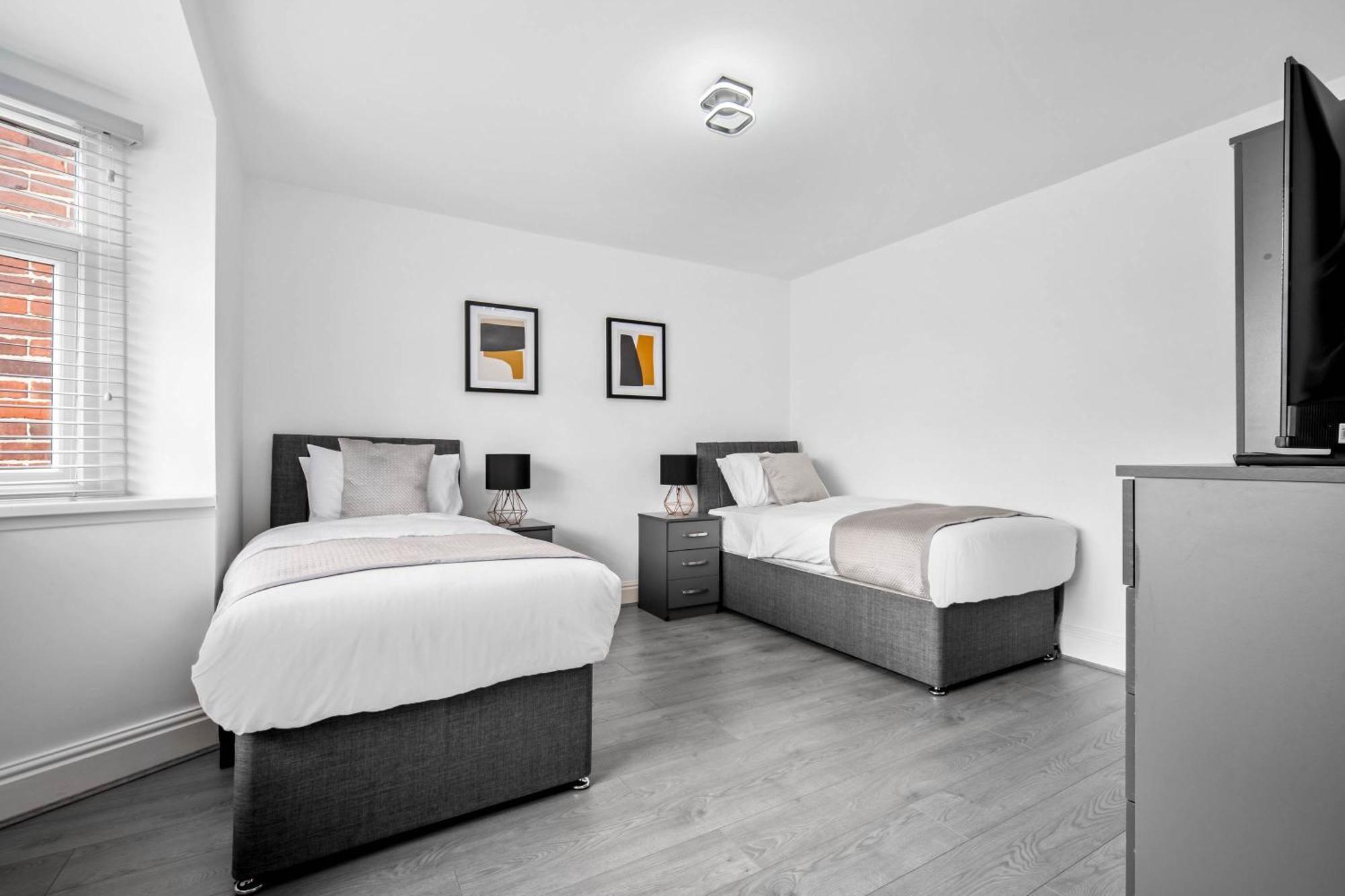 5 Bedroom House Solihull 10 Mins Drive From Bhx & Nec Private Off Road Parking Birmingham Extérieur photo
