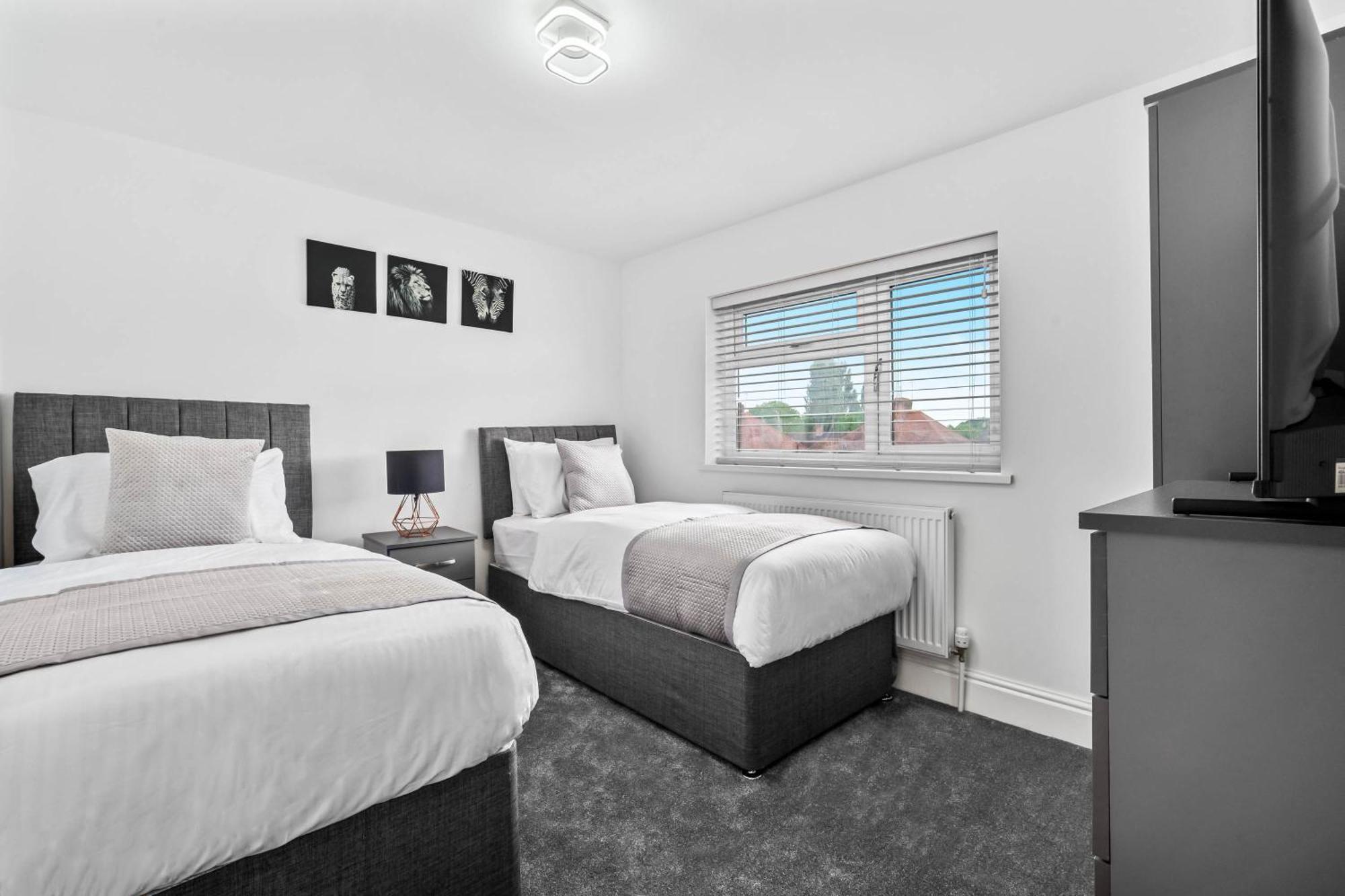 5 Bedroom House Solihull 10 Mins Drive From Bhx & Nec Private Off Road Parking Birmingham Extérieur photo