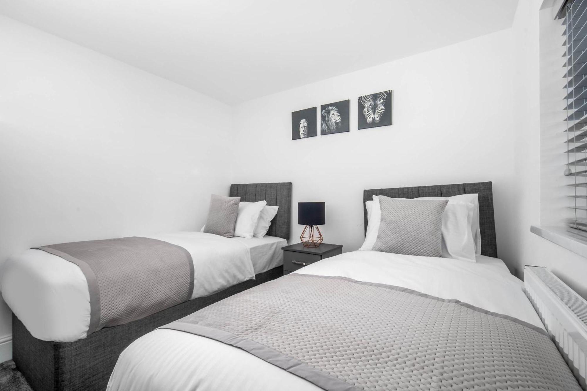 5 Bedroom House Solihull 10 Mins Drive From Bhx & Nec Private Off Road Parking Birmingham Extérieur photo